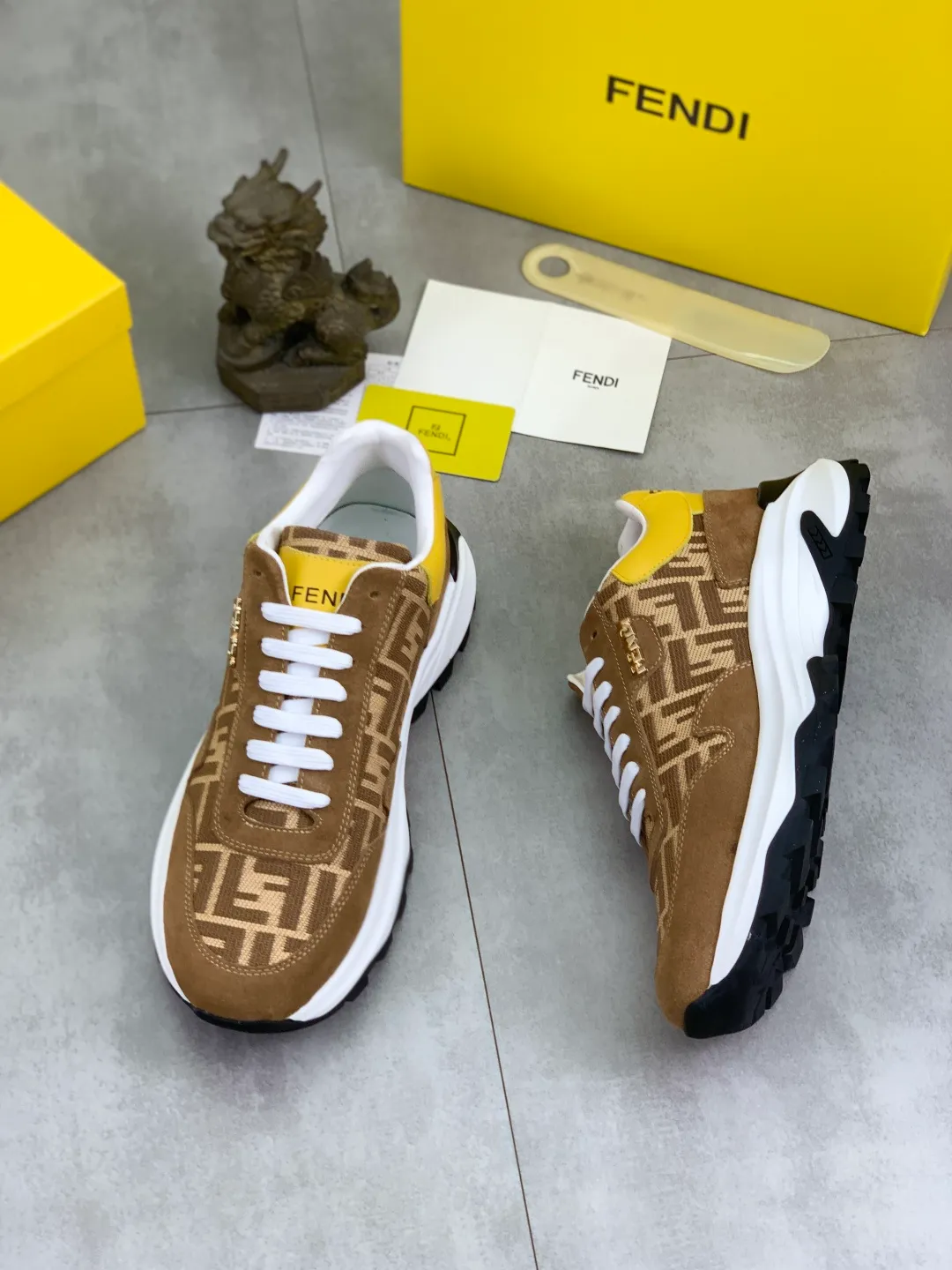​Men's shoes 💰P440 💰【New】Little monster 🆘 New FENDI 🕶️🕶️Simple routing effect, showing an elegant and cool driving shoe 🎬Using imported calfskin + first-layer pigskin lining🐂Excellent material🎬Detailed workmanship 🤗Comfortable foot feel➰➰. ​Pair it with any outfit to show your taste and temperament, low-key luxury ♻️Design ​simple and elegant ​noble and fashionable 🍃​Very loved and favored by trendy men 💓❤️Size: 38-44 (45 customized) 3️⃣ colors available